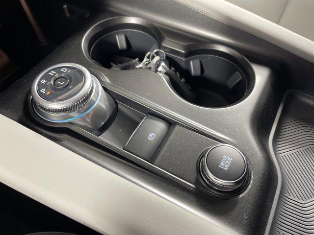Photo of 2025 Space White Metallic Ford Explorer
