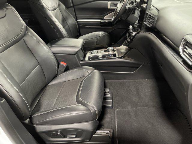Photo of 2022 Star White Metallic Tri-Coat Ford Explorer