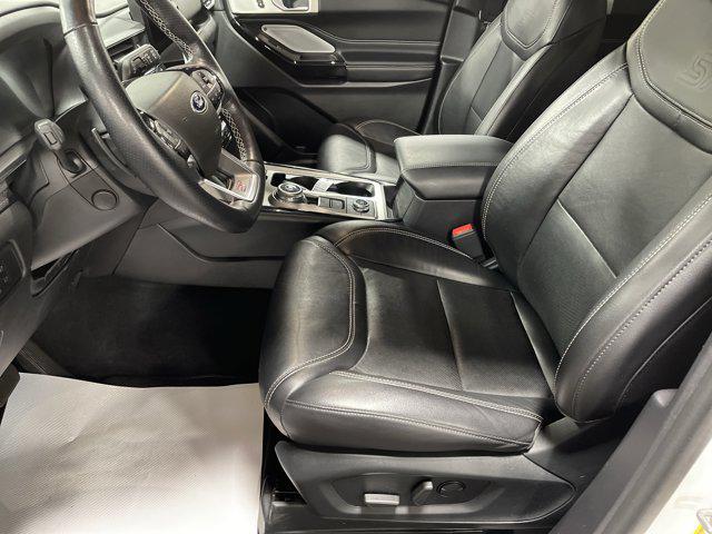 Photo of 2022 Star White Metallic Tri-Coat Ford Explorer