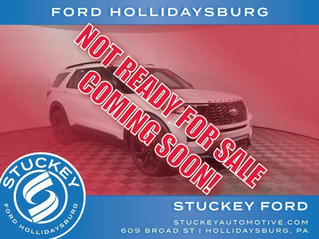 Photo of 2022 Star White Metallic Tri-Coat Ford Explorer