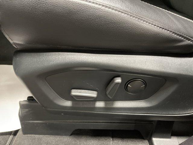 Photo of 2022 Star White Metallic Tri-Coat Ford Explorer