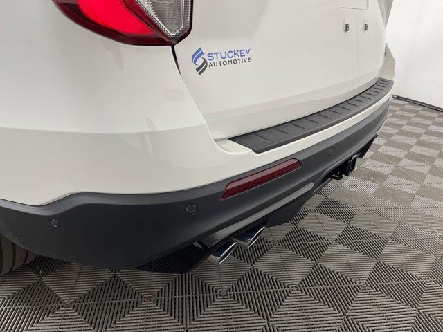 Photo of 2022 Star White Metallic Tri-Coat Ford Explorer
