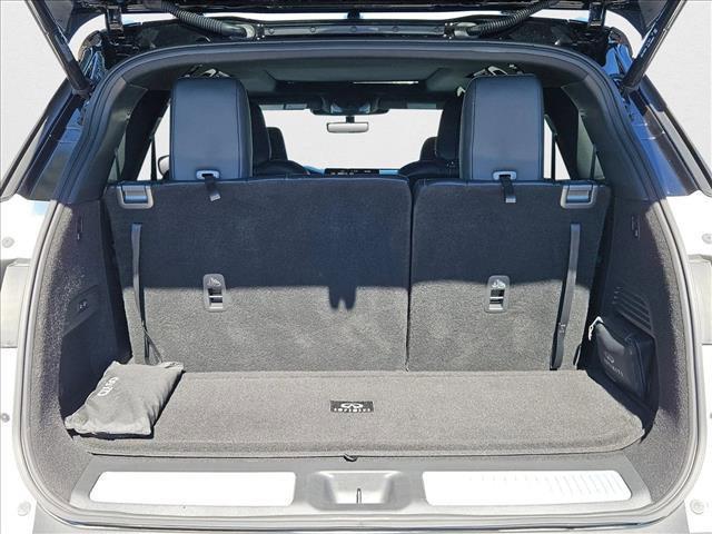 Photo of 2024 Majestic White/Black Obsidian INFINITI QX60