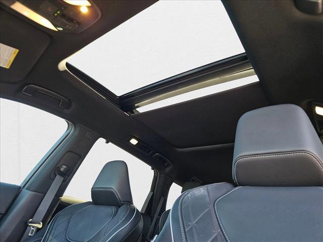 Photo of 2024 Majestic White/Black Obsidian INFINITI QX60