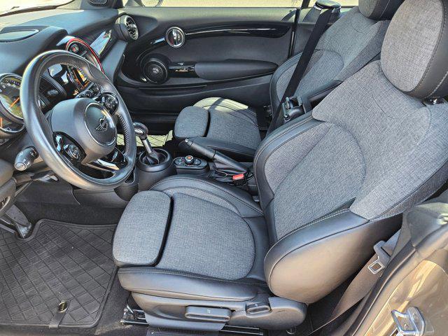 Photo of 2019 Melting Silver Metallic MINI Convertible