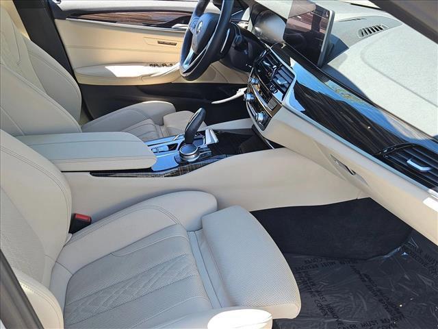 Photo of 2023 Mineral White Metallic BMW 530