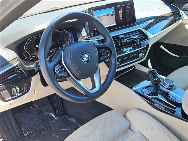 Photo of 2023 Mineral White Metallic BMW 530