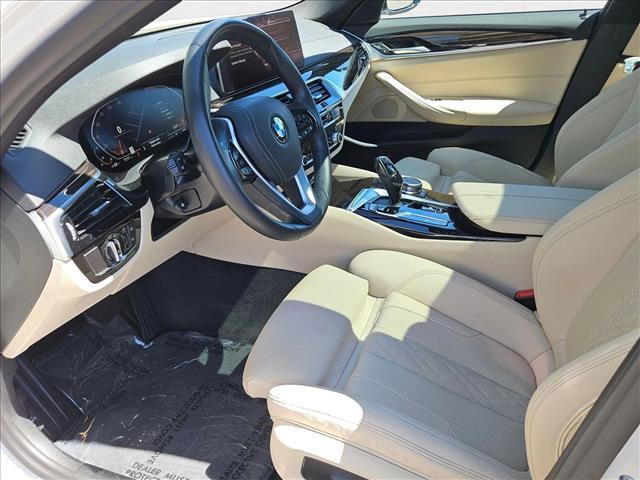 Photo of 2023 Mineral White Metallic BMW 530