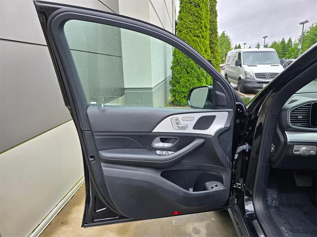 Photo of 2024 Black Mercedes-Benz GLE 350