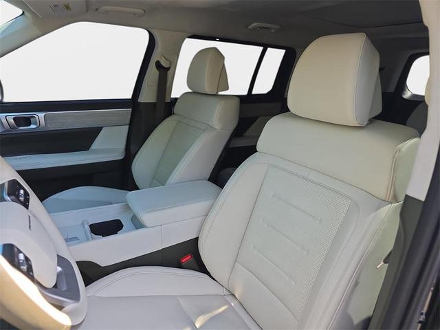 Photo of 2024 Phantom Black Hyundai SANTA FE