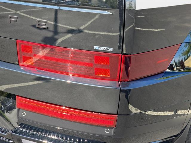 Photo of 2024 Phantom Black Hyundai SANTA FE