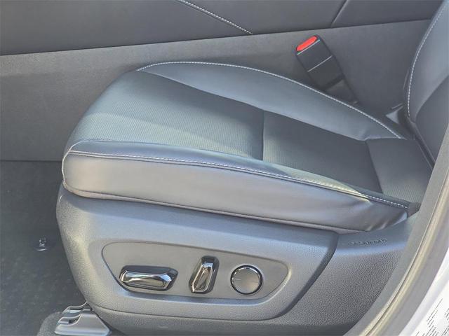 Photo of 2023 Eminent White Pearl Lexus RX 350