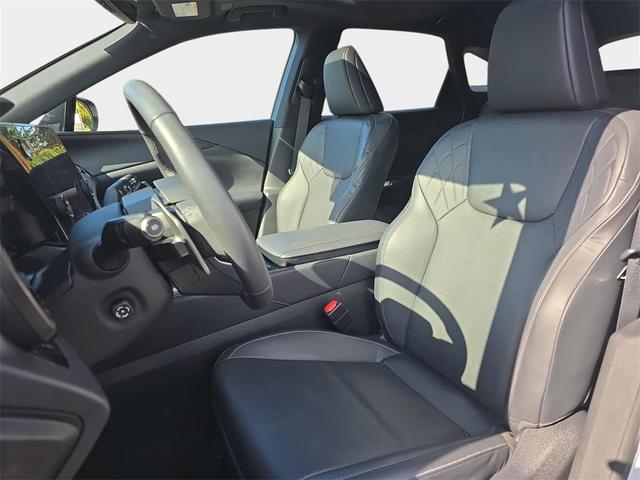 Photo of 2023 Eminent White Pearl Lexus RX 350