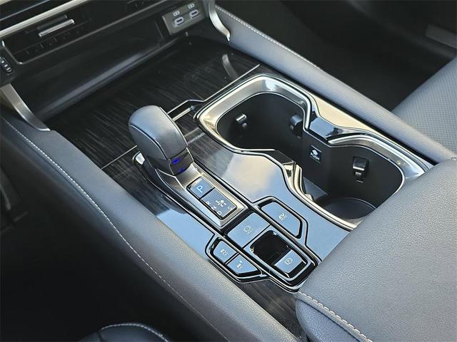 Photo of 2023 Eminent White Pearl Lexus RX 350