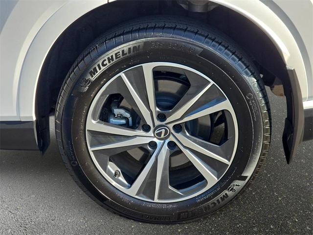 Photo of 2023 Eminent White Pearl Lexus RX 350