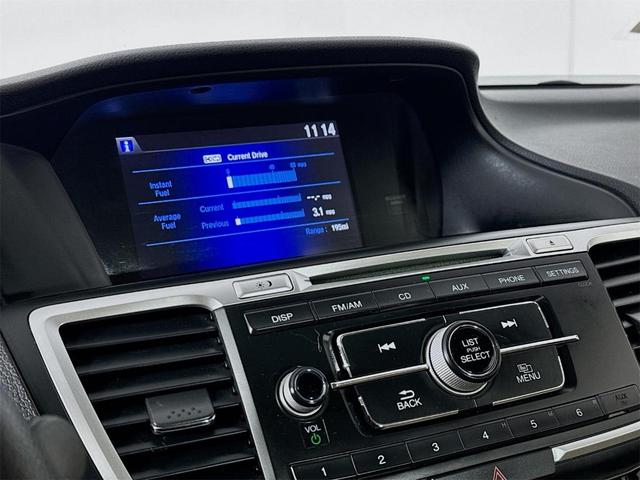 Photo of 2017 White Orchid Pearl Honda Accord Hybrid