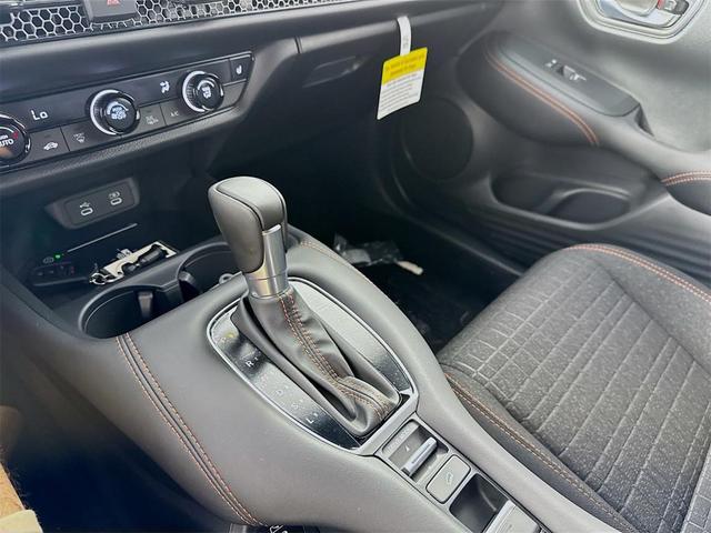 Photo of 2026 Platinum White Pearl Honda HR-V