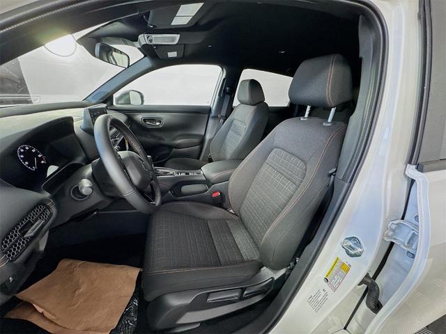 Photo of 2026 Platinum White Pearl Honda HR-V