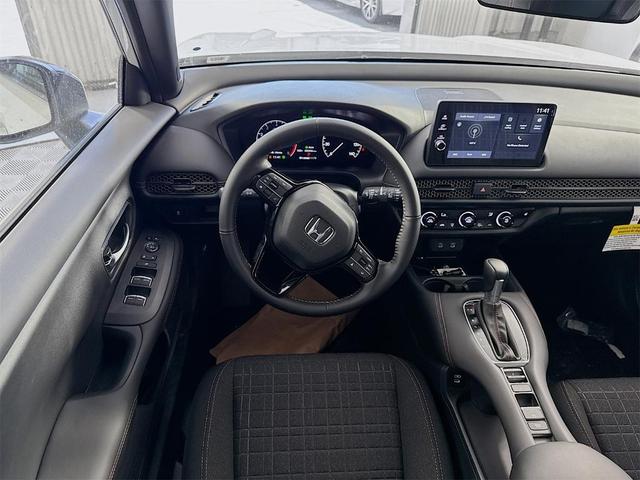 Photo of 2026 Platinum White Pearl Honda HR-V