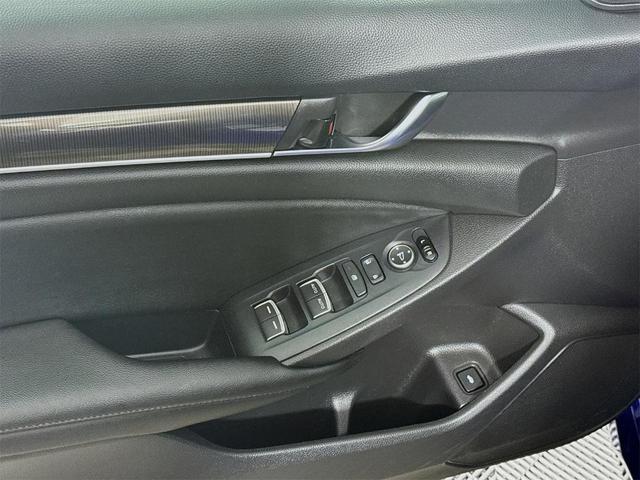 Photo of 2020 Still Night Pearl Honda Accord
