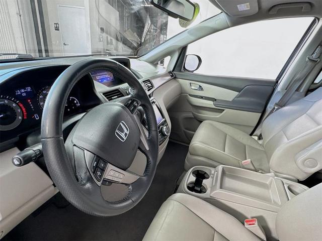 Photo of 2016 Crystal Black Pearl Honda Odyssey