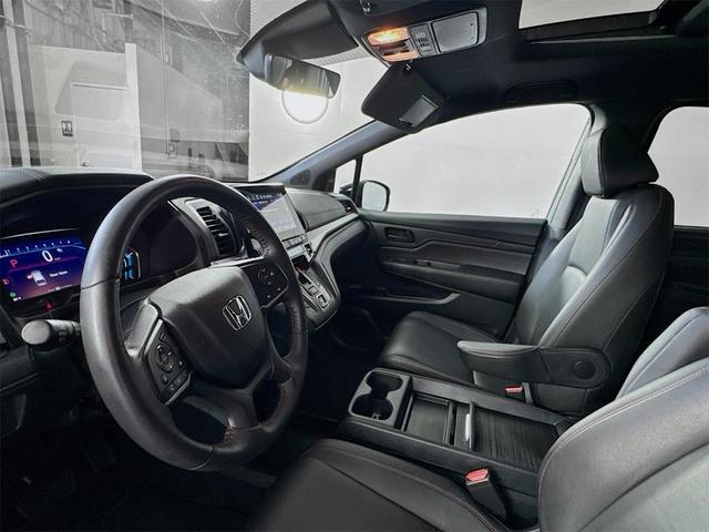 Photo of 2023 Sonic Gray Pearl Honda Odyssey