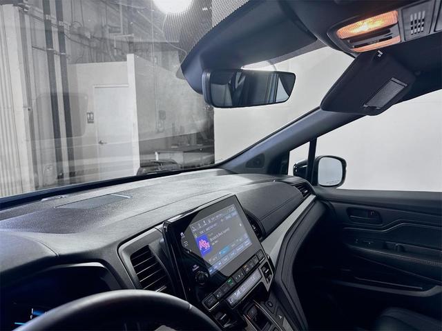 Photo of 2023 Sonic Gray Pearl Honda Odyssey