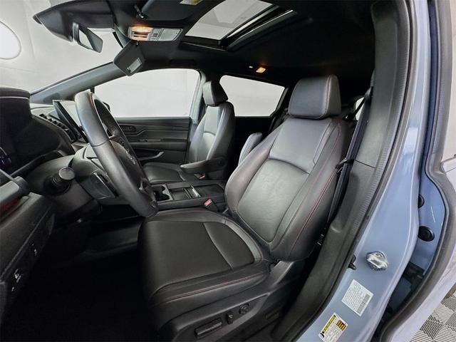 Photo of 2023 Sonic Gray Pearl Honda Odyssey