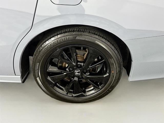 Photo of 2023 Sonic Gray Pearl Honda Odyssey