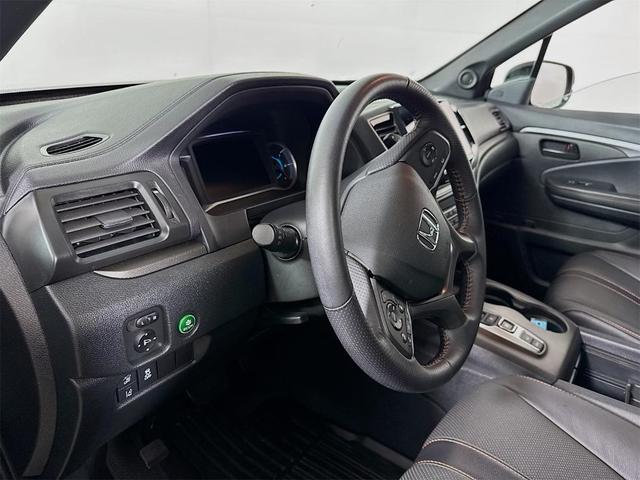 Photo of 2022 Crystal Black Pearl Honda Pilot