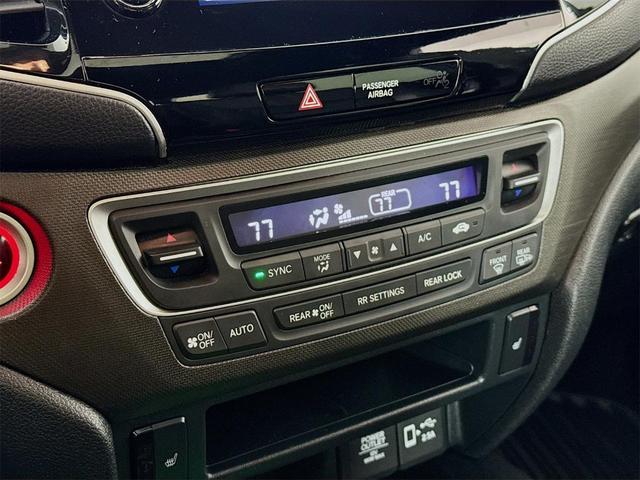 Photo of 2022 Crystal Black Pearl Honda Pilot