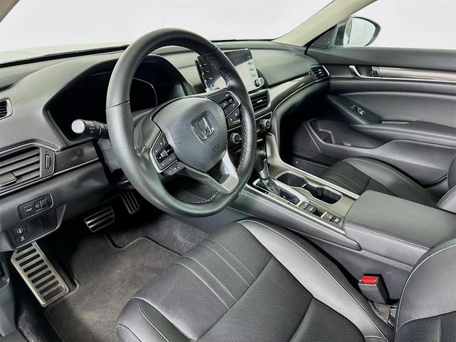 Photo of 2022 Lunar Silver Metallic Honda Accord