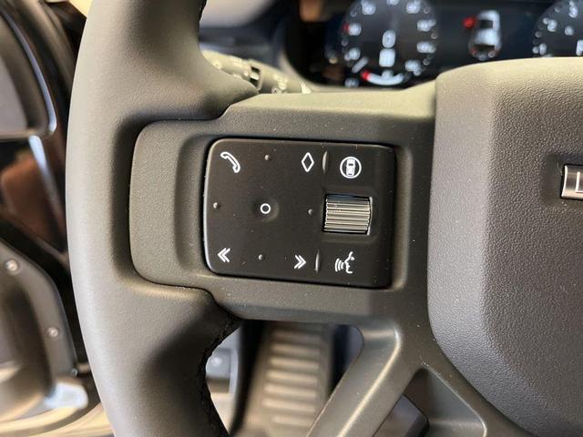 Photo of 2025 Santorini Black Metallic Land Rover Defender