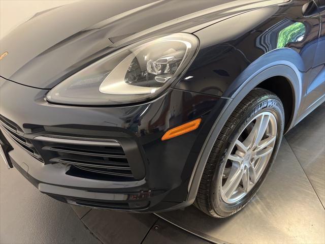Photo of 2020 Moonlight Blue Porsche Cayenne