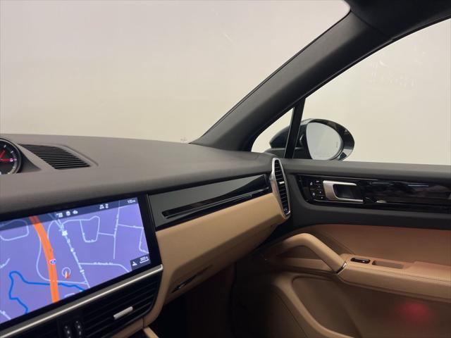 Photo of 2020 Moonlight Blue Porsche Cayenne