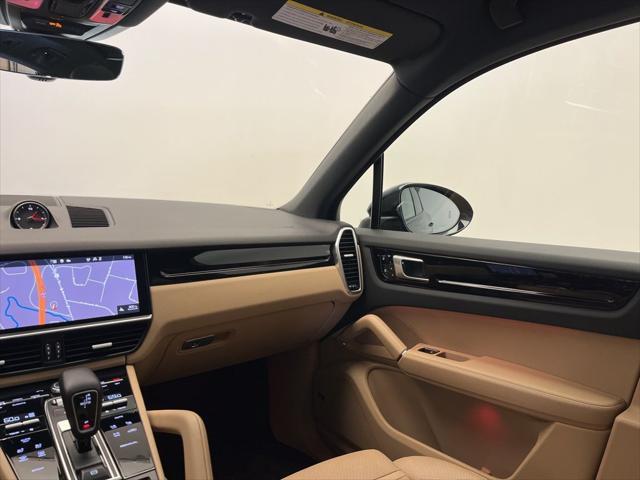 Photo of 2020 Moonlight Blue Porsche Cayenne