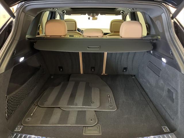 Photo of 2020 Moonlight Blue Porsche Cayenne
