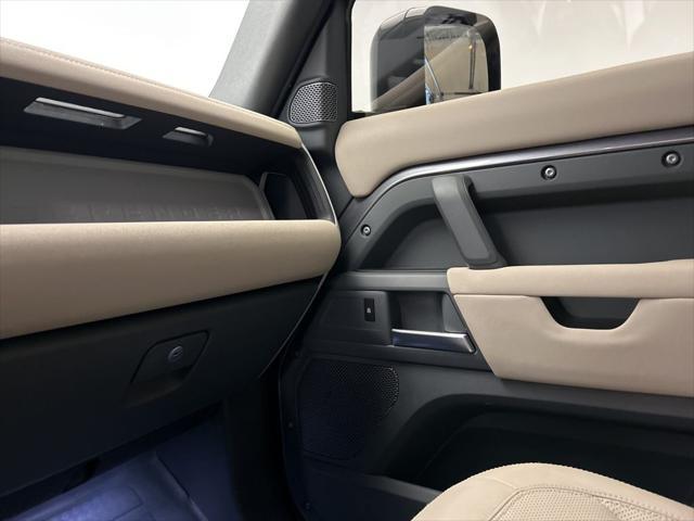 Photo of 2021 Eiger Gray Metallic Land Rover Defender