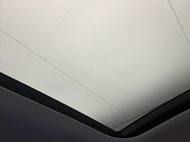 Photo of 2021 Eiger Gray Metallic Land Rover Defender