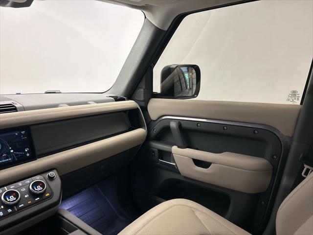 Photo of 2021 Eiger Gray Metallic Land Rover Defender