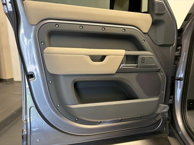 Photo of 2021 Eiger Gray Metallic Land Rover Defender