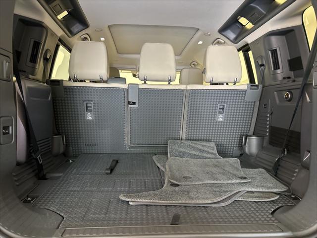 Photo of 2021 Eiger Gray Metallic Land Rover Defender