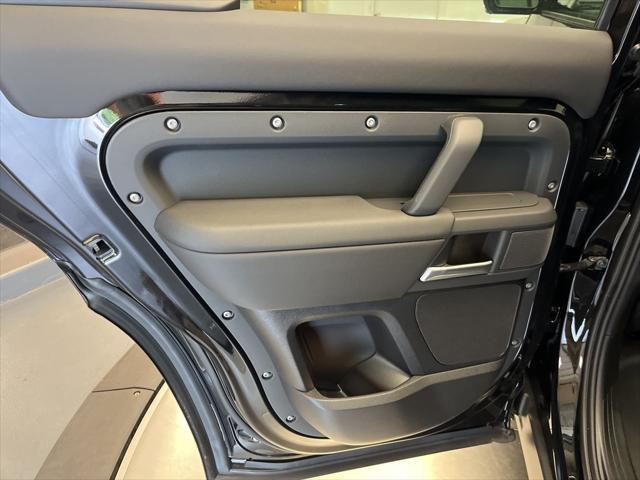 Photo of 2025 Santorini Black Metallic Land Rover Defender