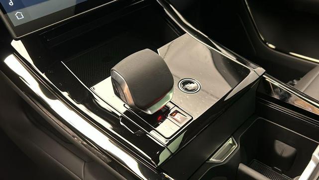 Photo of 2025 Santorini Black Metallic Land Rover Range Rover Sport