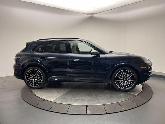 Photo of 2025 Algarve Blue Metallic Porsche Cayenne