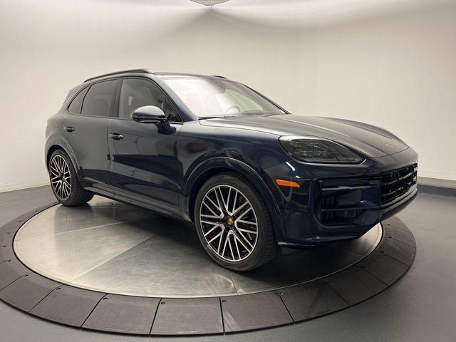 Photo of 2025 Algarve Blue Metallic Porsche Cayenne
