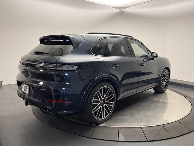 Photo of 2025 Algarve Blue Metallic Porsche Cayenne