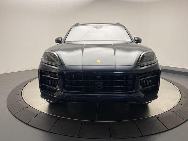 Photo of 2025 Algarve Blue Metallic Porsche Cayenne