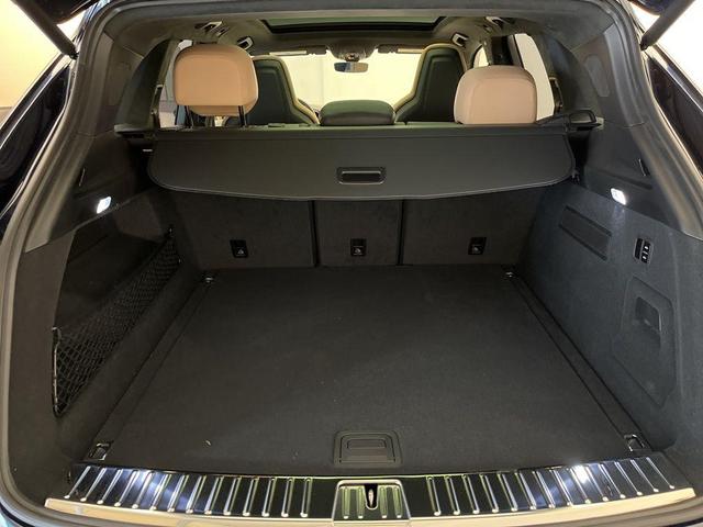 Photo of 2025 Algarve Blue Metallic Porsche Cayenne