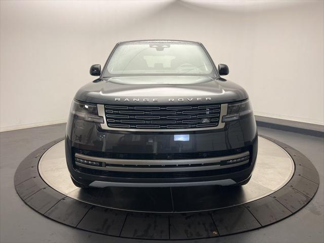 Photo of 2025 Carpathian Gray Premium Metallic Land Rover Range Rover